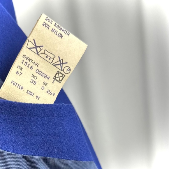 Vintage 1990's ‘BOSS by Hugo Boss' Wool Cashmere Peacoat in Cobalt Blue • Medium - Picture 10 of 11